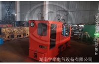 架線式電機車為什么禁止在停穩前反向行駛？